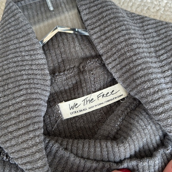 Free People x We The Free Moon Daisy Pullover Size XXS Washed Out Black - Picture 4 of 8